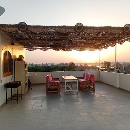 The Magic Of Luxor Private Studio Apartment On The Rooftop Bagian luar foto